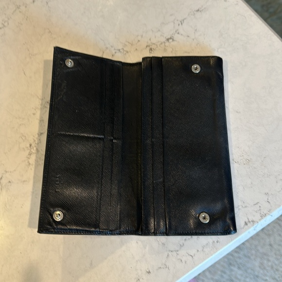 Authentic Prada black leather continental wallet - Picture 2 of 4